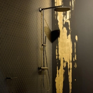 CISAL Less New Настенная душевая система:термостатический смеситель для душа,верхний душ,ручной душ с держателем и шлангом, цвет черный матовый (LNC7801N40)