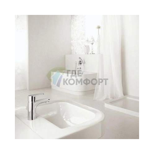 Комплект сантехники Hansgrohe Talis E2: смеситель для ванны с душем, смеситель для раковины и душевая стойка - фото 2