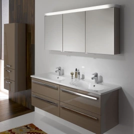 Burgbad Essento Зеркальный шкаф 1240х640х178 мм, 3 зерк двери с обоих сторон, выкл/снизу, увел зерк, светод лампа,цвет: песочный высоглянц K0425 (SEEY124LK0425)